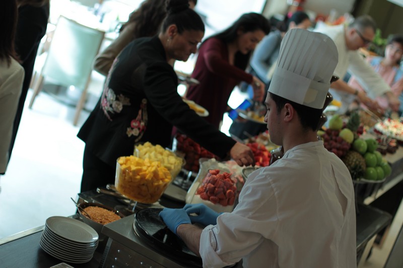 Sunday Buffet at Kempinski Summerland Hotel